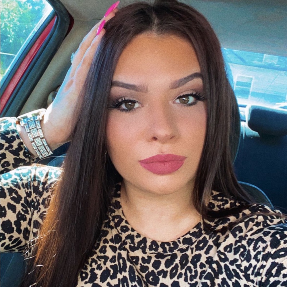 Meet your Posher, Paige